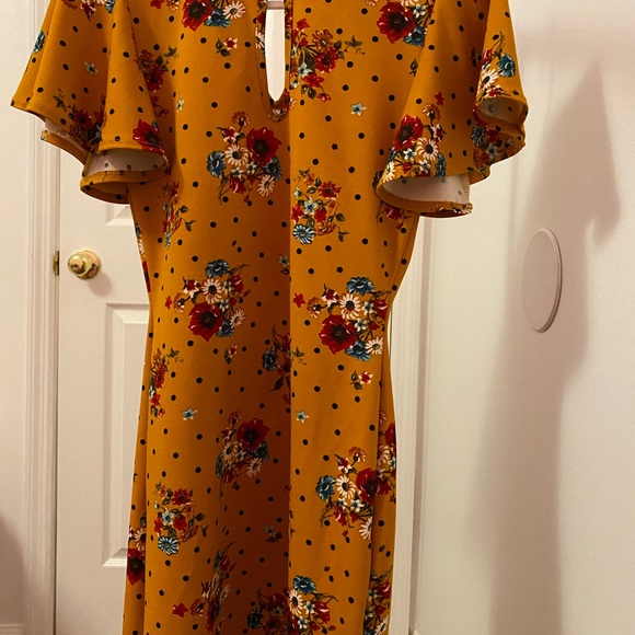 DRESSCODE L.A. Size M. Mustard Yellow Dress. - Picture 6 of 16